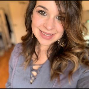 Meet your Posher, Chaya